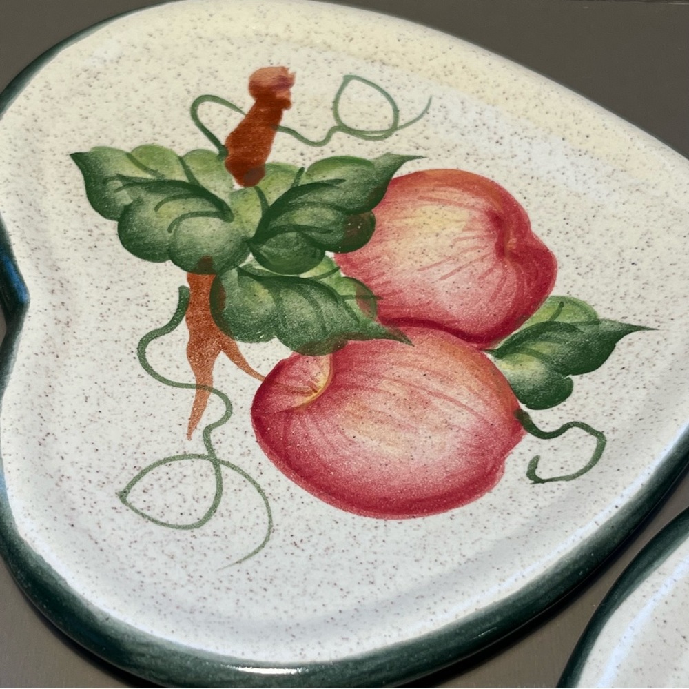 Set of 2 Vintage Handmade Cookie Plates - Picture 3 of 4